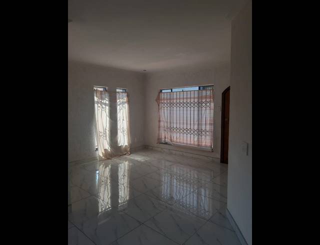 3 BEDROOM HOUSE FOR SALE IN PROTEA NORTH